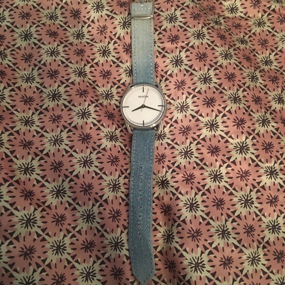Like new The Mellor Nixon watch. Gorgeous!
